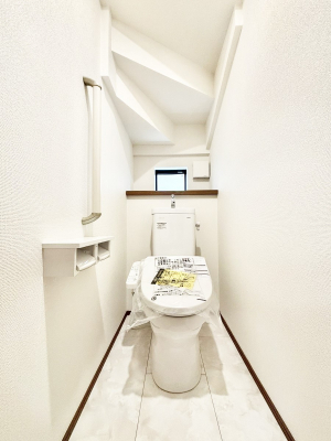 �g�C���@�g�C����1�K��2�K���ꂼ��ɔz�u����Ă��ĂƂĂ��֗��ł��B 