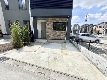 �@�����Ɍ������Ȃ����ԃX�y�[�X�B