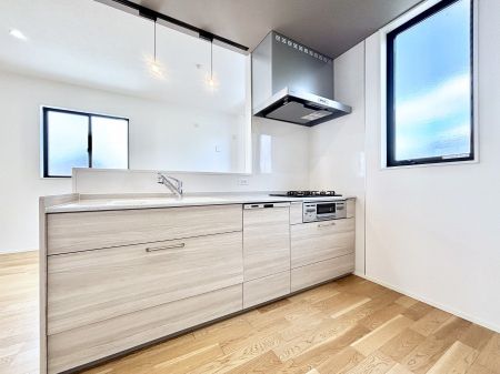 �L�b�`���@���������Ȃ���ł����Ƒ��Ƃ̉�b���y���߂�ΖʃL�b�`��