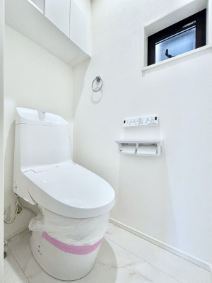 �g�C���@�g�C����1�K��2�K���ꂼ��ɔz�u����Ă��ĂƂĂ��֗��ł��B 