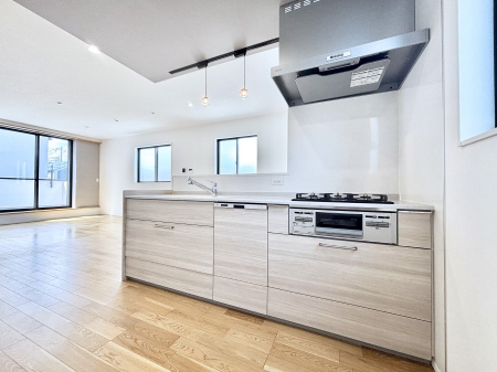 �L�b�`���@�������������I�ɁA�y�����I�V�X�e���L�b�`��  