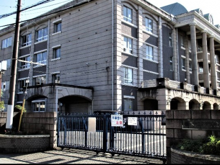 ���ӊ��@���w�Z 1800m �z�J�s���k���w�Z