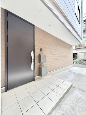 ���ց@��؂ȉƑ��A���q���o�}���錺�ցB