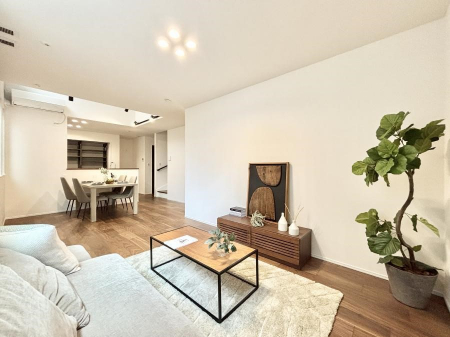 ���r���O�@�������������͋C�̂k�c�j�͉Ƒ��݂�Ȃ̉��K���