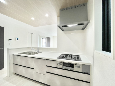 �L�b�`���@���������Ȃ���ł����Ƒ��Ƃ̉�b���y���߂�ΖʃL�b�`��