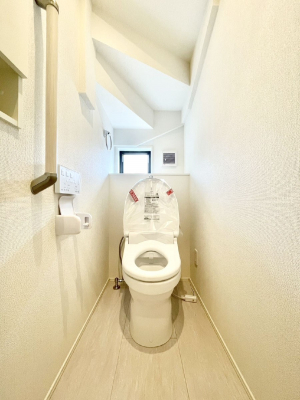 �g�C���@�g�C����1�K��2�K���ꂼ��ɔz�u����Ă��ĂƂĂ��֗��ł��B 