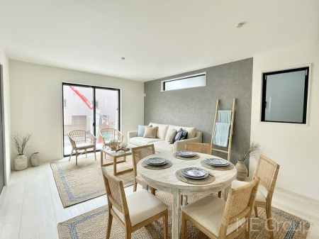 ���r���O�@�傫�ȑ����炽���Ղ�̗z���ƕ����������郊�r���O�@���Ƌ��CG�ł�  