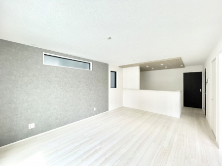 ���r���O�@�������������͋C�̂k�c�j�͉Ƒ��݂�Ȃ̉��K���  