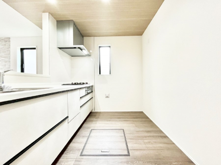 �L�b�`���@�u�₩�ȕ����ʂ蔲����L�b�`���B��������̂Ŗ��邭���C�ɂ��𗧂��܂��B