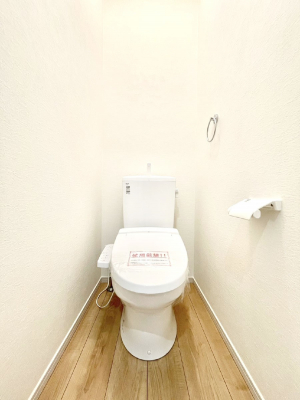 �g�C���@�g�C����1�K��2�K���ꂼ��ɔz�u����Ă��ĂƂĂ��֗��ł��B 