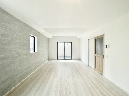 ���r���O�@�傫�ȑ����炽���Ղ�̗z���ƕ����������郊�r���O