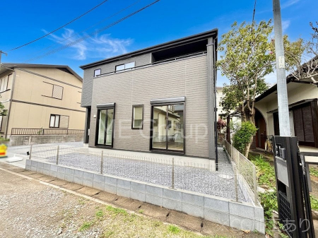 ���n�O�ώʐ^�@�������ꂽ�O�ρA�㎿�ȏZ��Ԃ��L���鎺���͉i�����S���ĉ߂�����Z���ł��B 