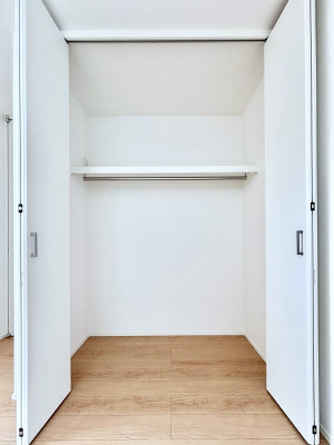 ���[�@�m���̃N���[�[�b�g�B���s��������̂Ō���̈ߗނ�����������܂�܂��B