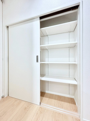 ���̑����ρ@�L�����[�B�|�������G�߂̏��������[���邱�Ƃ��ł��܂��B