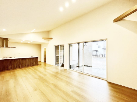 ���̑����ρ@�Ƒ������R�ƏW�܂�e���̃X�y�[�X�ɂȂ肻��