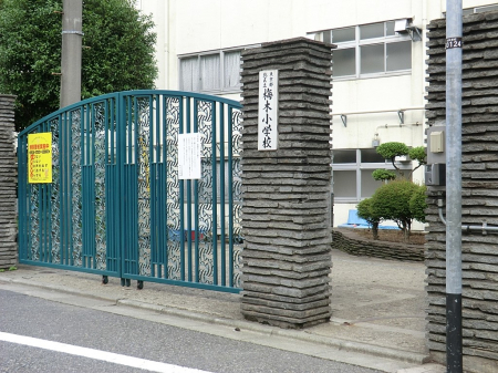 ���ӊ��@���w�Z 450m �k�旧�~�؏��w�Z