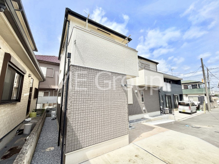 ���n�O�ώʐ^�@�������ꂽ�O�ρA�㎿�ȏZ��Ԃ��L���鎺���͉i�����S���ĉ߂�����Z���ł��B 