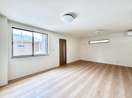 ���r���O�@�傫�ȑ����炽���Ղ�̗z���ƕ����������郊�r���O