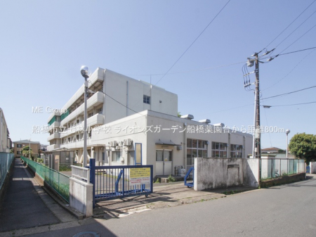 ���ӊ��@���w�Z 800m �D���s�����я��w�Z