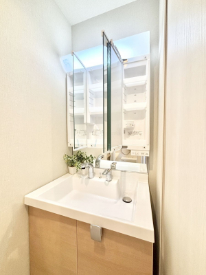 ���̑����ρ@���̗��ɁA���ϕi��q���p�i�Ȃǂ����[�\�B���ʑ����������ƕۂ��܂��I  