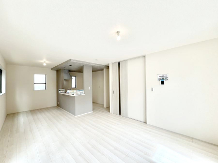 ���r���O�@�Ƒ��c���̎��Ԃ����������Ȃ��났�̃��r���O�_�C�j���O�B   