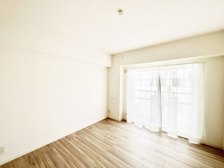 ���̑����ρ@�o���R�j�[���J�������v���X���Ă����m��