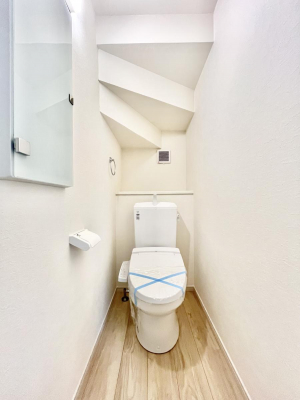 �g�C���@�g�C����1�K��2�K���ꂼ��ɔz�u����Ă��ĂƂĂ��֗��ł��B 