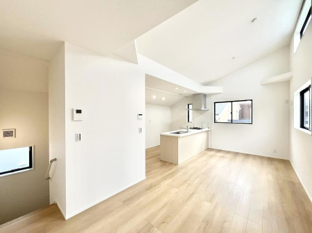 ���r���O�@�������������͋C�̂k�c�j�͉Ƒ��݂�Ȃ̉��K���  