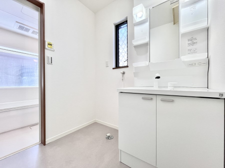 ���ʑ�E���ʏ��@�傫�����₷���O�ʋ��Ő�����������ʑ�́A�g�����Ȃ݃`�F�b�N�┧�̂������ɂ������߂ł��B 