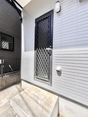 ���̑��@�����������̂ŃS�~�̂ď�����O�ɂ��邱�Ƃ��ł��܂��B