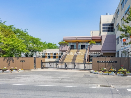 ���ӊ��@���w�Z 240m �z�J�s���������w�Z