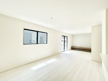 ���r���O�@�傫�ȑ����炽���Ղ�̗z���ƕ����������郊�r���O