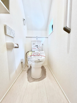 �g�C���@�g�C����1�K��2�K���ꂼ��ɔz�u����Ă��ĂƂĂ��֗��ł��B 