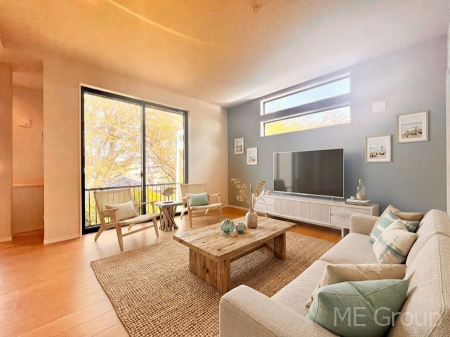 ���r���O�@�傫�ȑ����炽���Ղ�̗z���ƕ����������郊�r���O�@���Ƌ��CG�ł�  