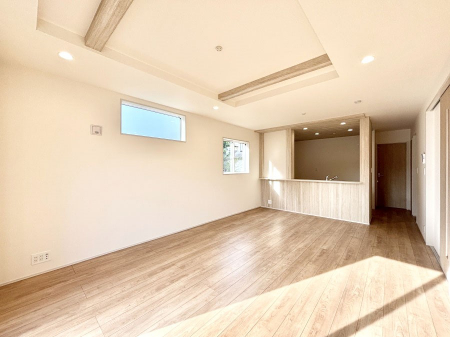 ���r���O�@�������������͋C�̂k�c�j�͉Ƒ��݂�Ȃ̉��K���  