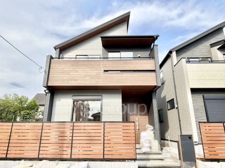 ���n�O�ώʐ^�@�������ꂽ�O�ρA�㎿�ȏZ��Ԃ��L���鎺���͉i�����S���ĉ߂�����Z���ł��B 