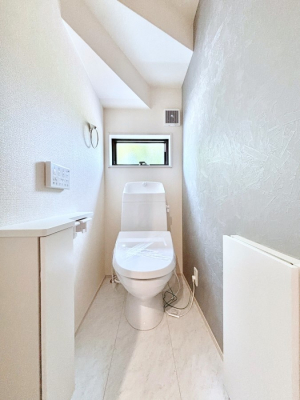 �g�C���@�g�C����1�K��2�K���ꂼ��ɔz�u����Ă��ĂƂĂ��֗��ł��B 