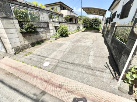 �@�����Ɍ������Ȃ����ԃX�y�[�X�B�������J�[�|�[�g�t���ł��I