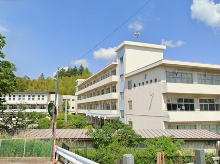 ���ӊ��@���w�Z 1090m �䑷�q�s���z�����w�Z