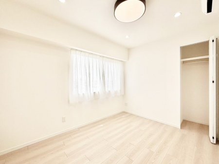 �Q���@�g���₷���`�Ńx�b�g��Ƌ�̒u�����ɂ����邱�Ƃ�����܂���B   