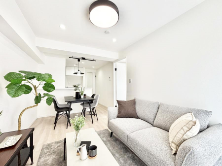 ���r���O�@�ǂ��ɂ��Ă��Ƒ��̂Ȃ������������R�~���j�P�[�V�������r���O�B 