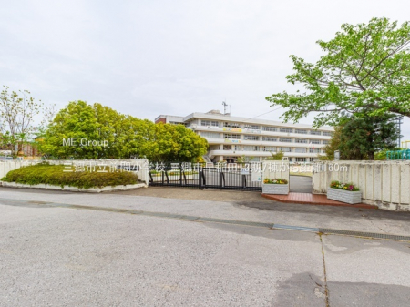 ���ӊ��@���w�Z 160m �O���s���O�ԏ��w�Z