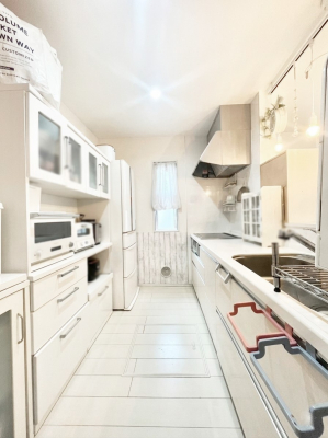 �L�b�`���@��Ƃ肠��L�b�`���ł͂��Ƒ��Ɗy�������������ł��܂��B�@��CG���H��