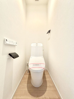 �g�C���@�g�C����1�K��2�K���ꂼ��ɔz�u����Ă��ĂƂĂ��֗��ł��B 