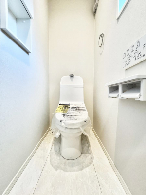 �g�C���@�g�C����1�K��2�K���ꂼ��ɔz�u����Ă��ĂƂĂ��֗��ł��B 