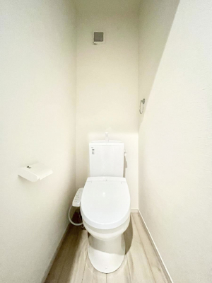 �g�C���@�g�C����1�K��2�K���ꂼ��ɔz�u����Ă��ĂƂĂ��֗��ł��B 