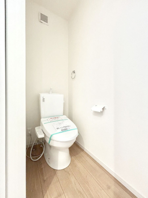 �g�C���@�g�C����1�K��2�K���ꂼ��ɔz�u����Ă��ĂƂĂ��֗��ł��B 