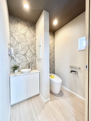 �g�C���@�g�C����1�K��2�K���ꂼ��ɔz�u����Ă��ĂƂĂ��֗��ł��B 