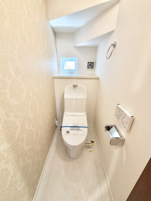 �g�C���@�g�C����1�K��2�K���ꂼ��ɔz�u����Ă��ĂƂĂ��֗��ł��B 