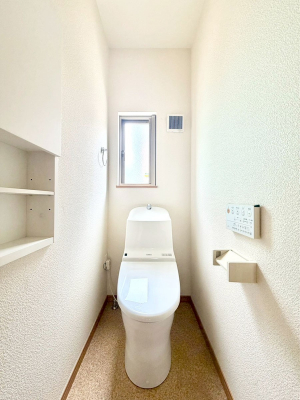 �g�C���@�g�C����1�K��2�K���ꂼ��ɔz�u����Ă��ĂƂĂ��֗��ł��B 